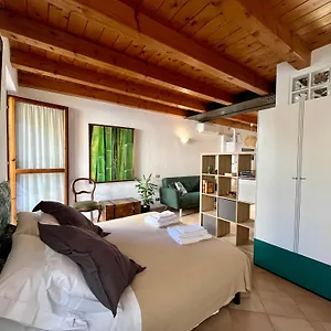 bright-cozy-apartment-in-the-heart-of-verona.hotelinveneto.com/